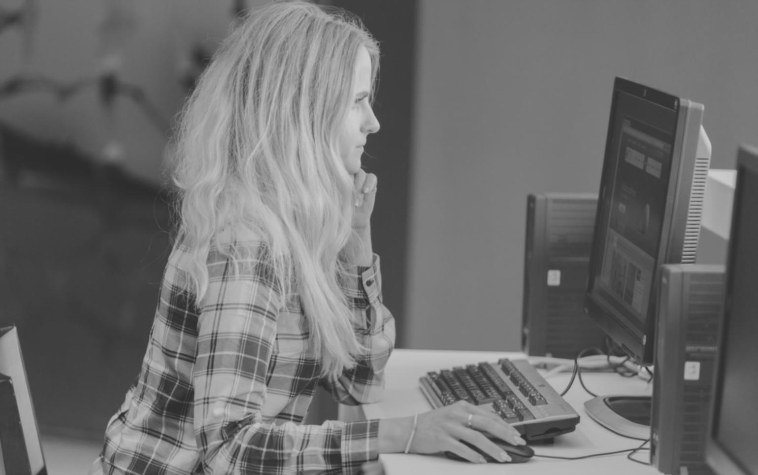 Spazio formativo kovarovisa attrezzato per workshop pratici